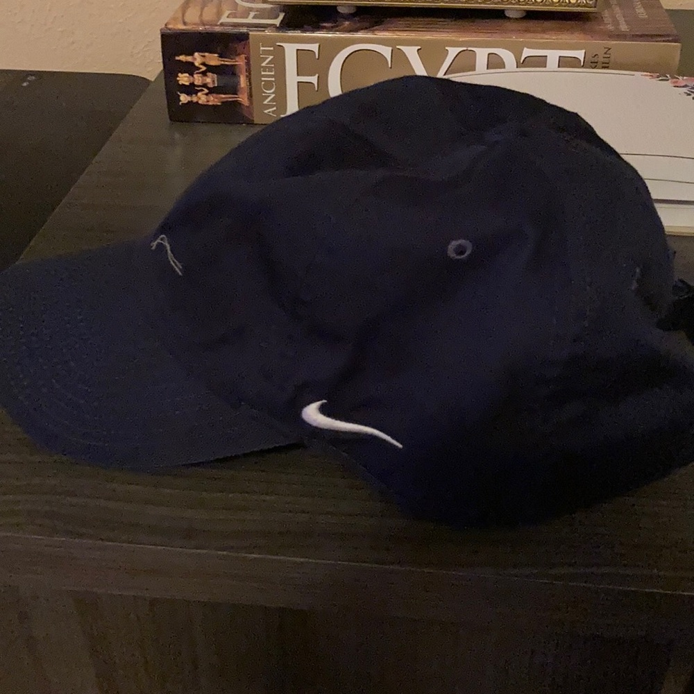 Nike hat - Picture 6 of 6